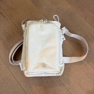 NEW! LULULEMON • WATER BOTTLE CROSSBODY BAG